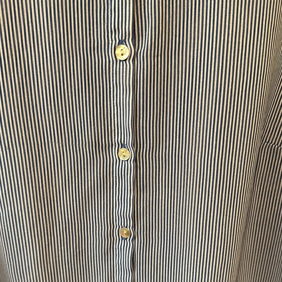 Light Blue Sleeveless Button Down Shirt with Dress Shirt Collar A new day XL - Picture 3 of 5